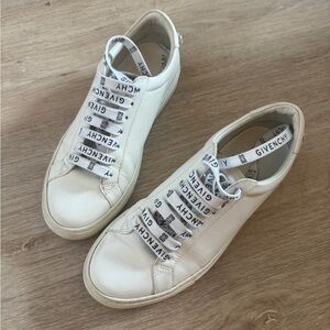 Givenchy white sneakers,urban street logo lace sneakers.